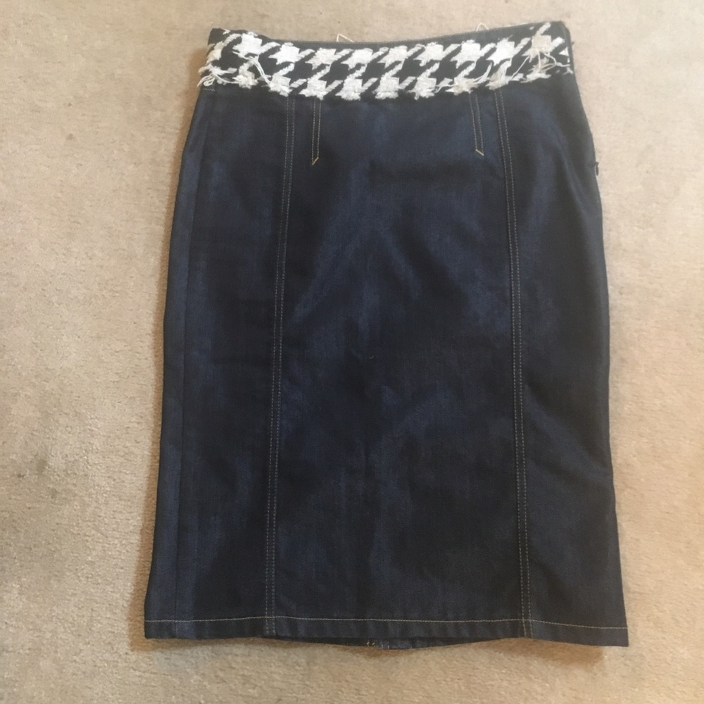 Dolce and Gabbana Dark Denim Skirt Size 42 (US 6)